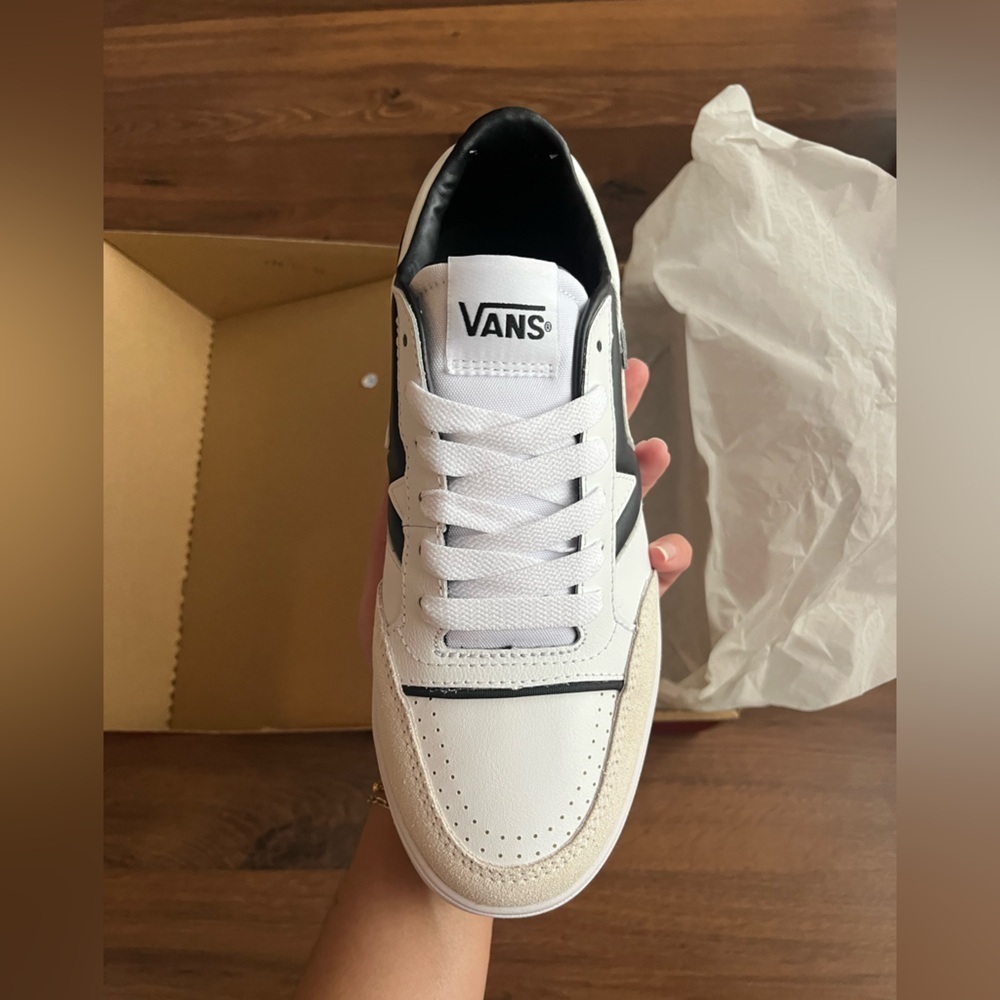 NWT Vans Lowland Cc Jump R Court True White/Black - Serio Collection - Picture 9 of 11